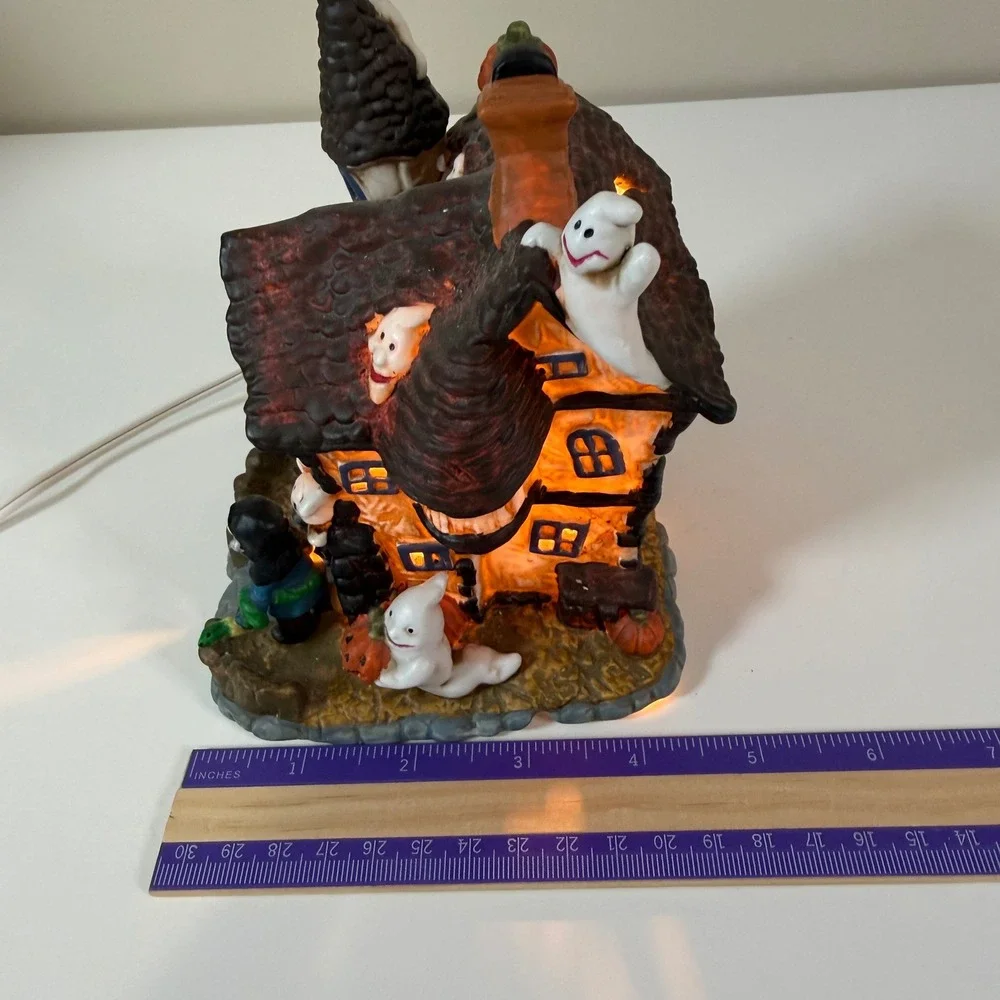 Spooky Hollow Lighted Vampire House Porcelain Village Halloween Decoration Haunt